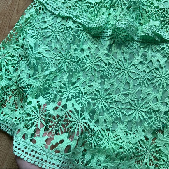 NWOT London brand True Decadence lace tiered dress in pistachio green - Picture 3 of 6
